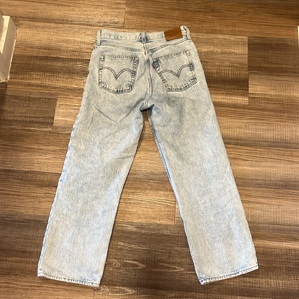 Levi’s Ribcage Straight Ankle Jeans - Picture 3 of 7